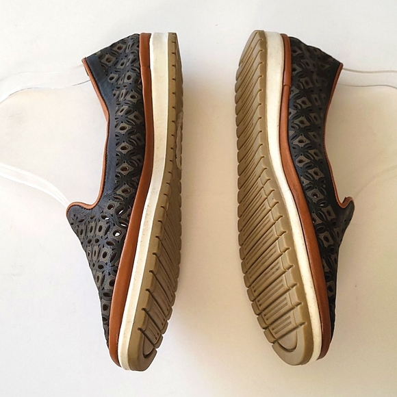 SPRING STEP "TULISA" LASER CUT LEATHER FLATS Size 6.5 / 37 - Picture 3 of 8